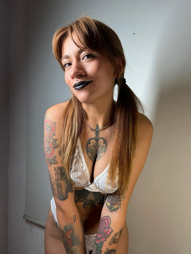 A hot chick with tattoos